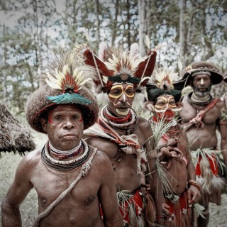 Za horyzont domu - Tam, gdzie kończy się świat (opowieść o Papui Nowej Gwinei) - &nbsp;Przedstawieciele plemiona Papui Nowej Gwinei.