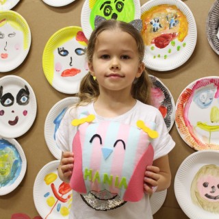 Warsztaty na Dzień Dziecka - maskotka sowa - Fot. Fundacja Pracownia Kreatywna