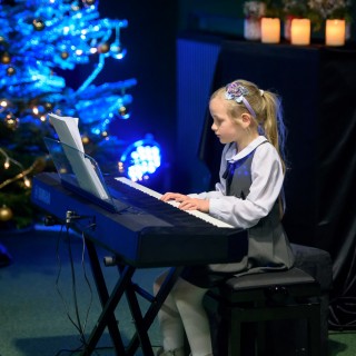 Recital dzieci biorących udział w warsztatach Minilab : pianino,gitara,wokal - Fot : Przemysław Sroka