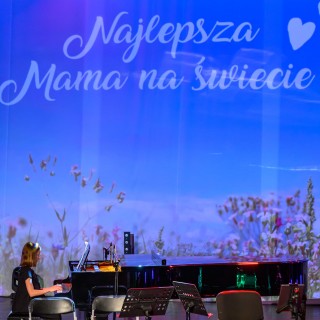 Najlepsza Mama na świecie - koncert uczestników Laboratorium Artystycznego i Strefy Dobrego Grania - Fot. Przemysław Sroka